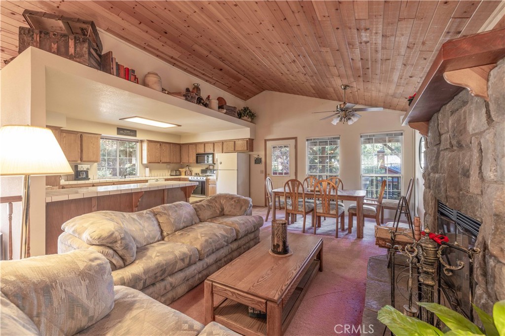 444 Elysian Property Photo 2