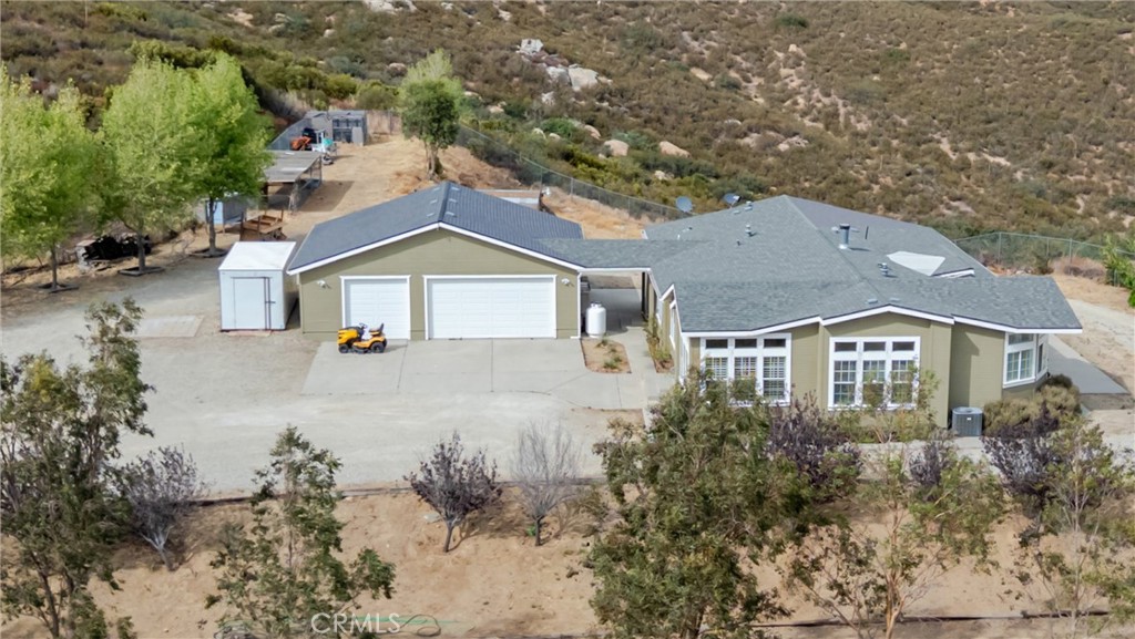 47180 Woodcliff Drive Property Photo 3