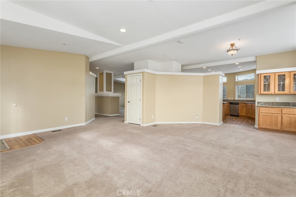 47180 Woodcliff Drive Property Photo 8