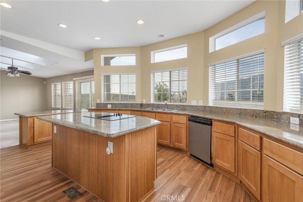 47180 Woodcliff Drive Property Photo 10