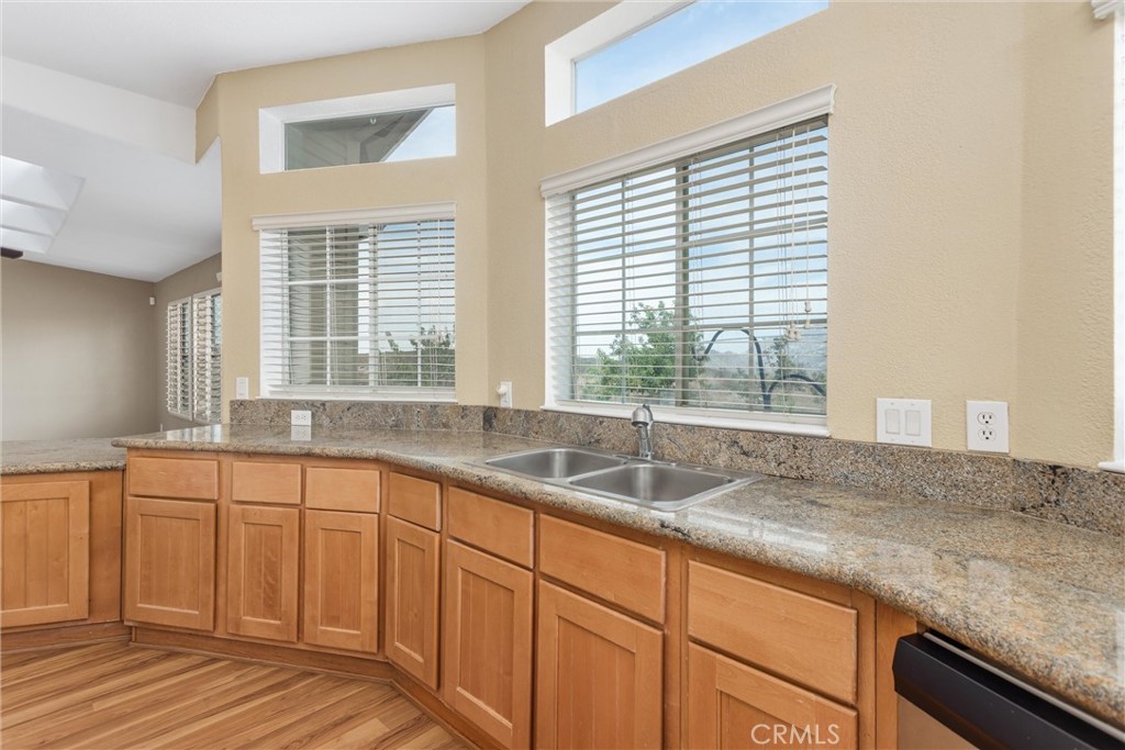 47180 Woodcliff Drive Property Photo 11