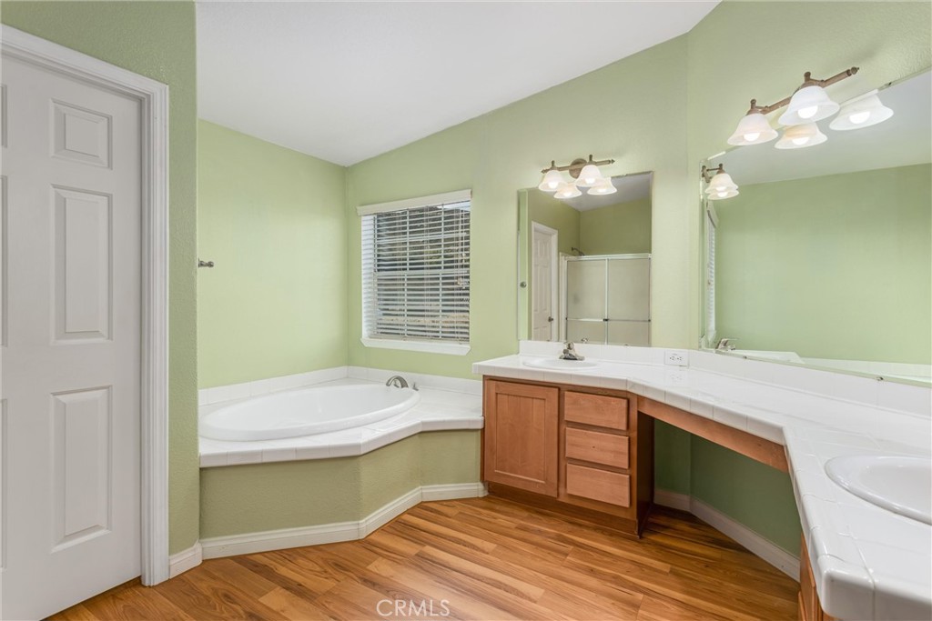 47180 Woodcliff Drive Property Photo 23