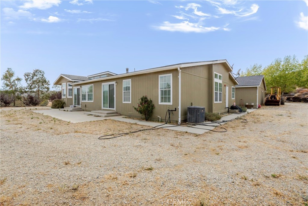 47180 Woodcliff Drive Property Photo 32