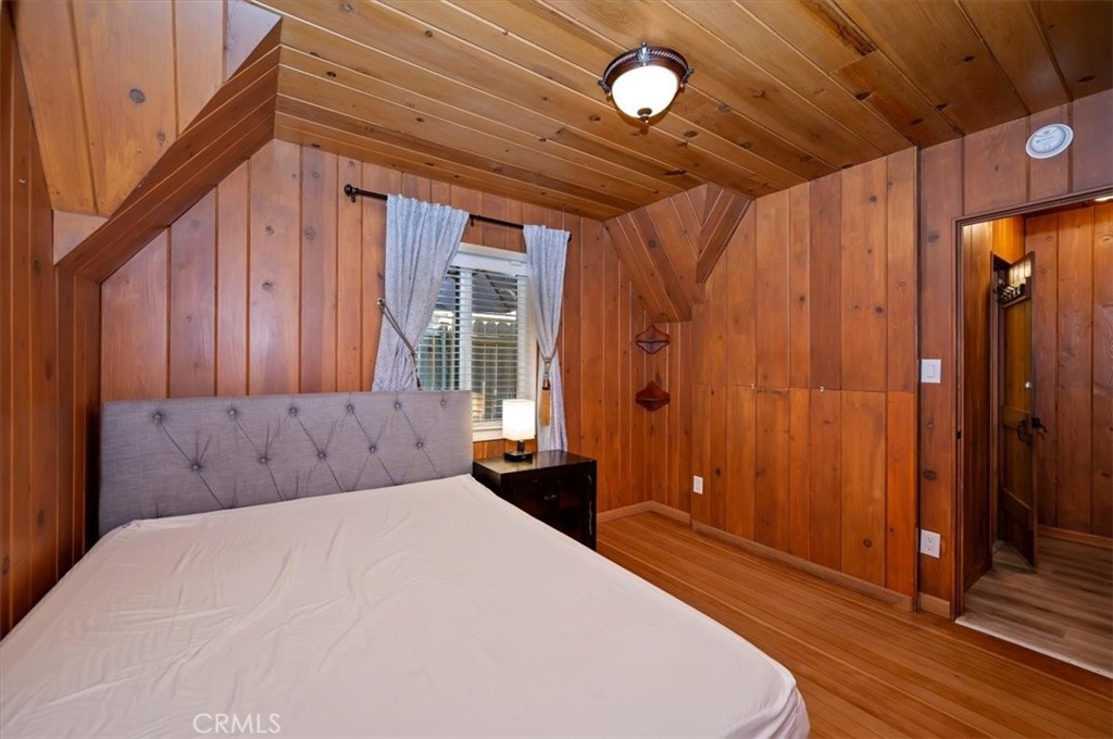 311 Hemlock Property Photo 15