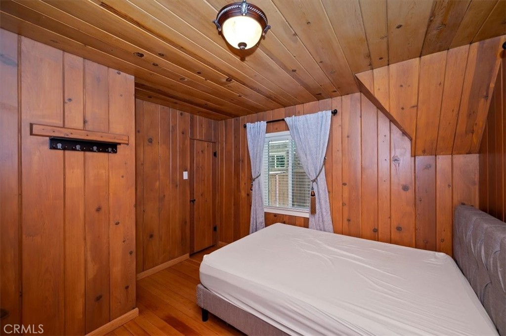 311 Hemlock Property Photo 16