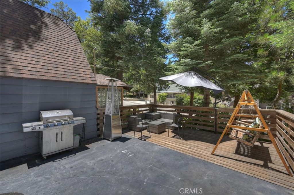 311 Hemlock Property Photo 22