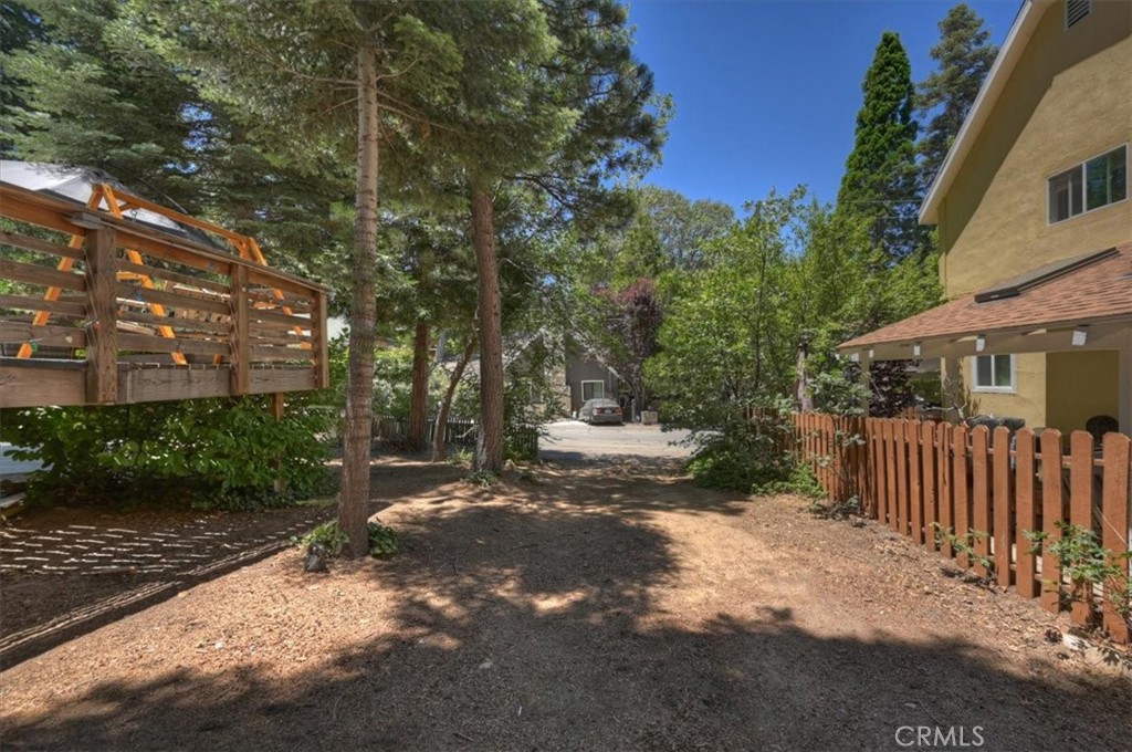311 Hemlock Property Photo 28