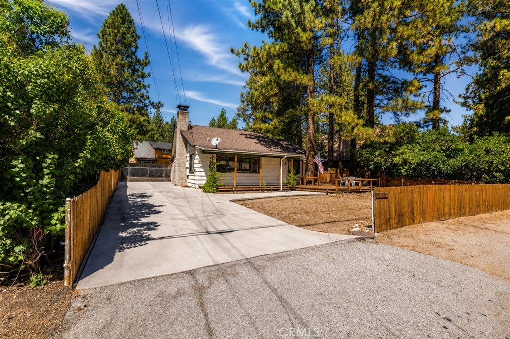 1029 Sierra Property Photo 3