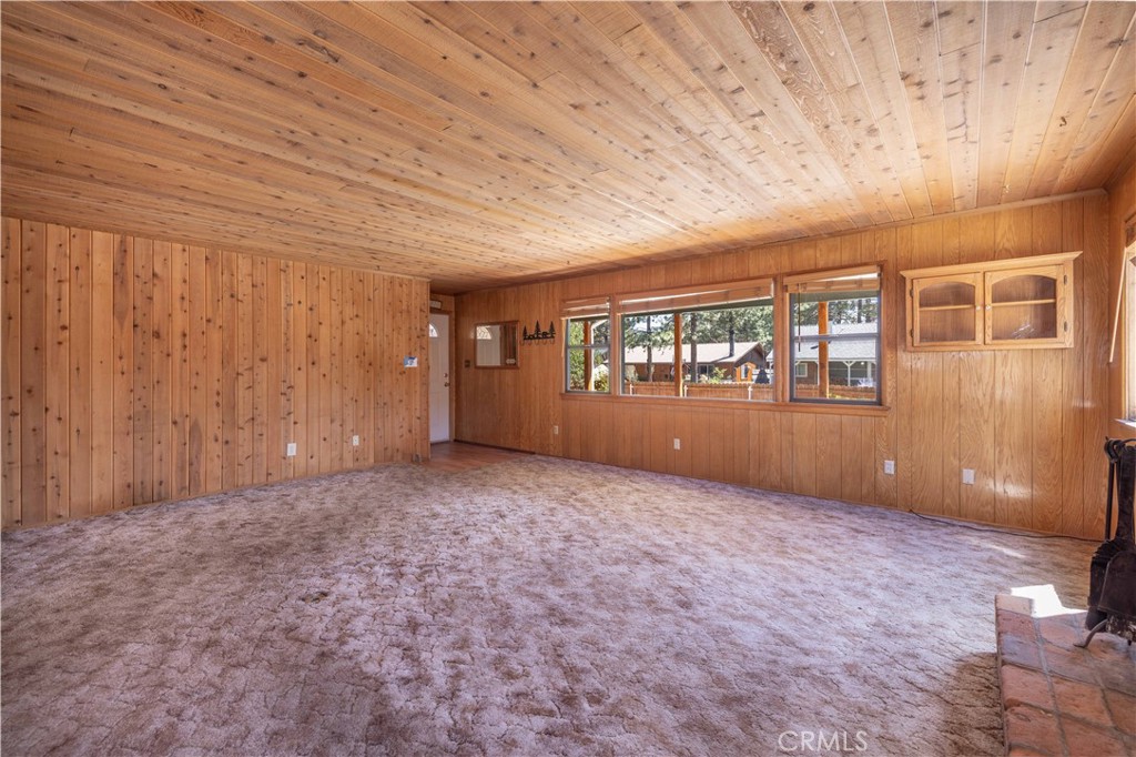 1029 Sierra Property Photo 9