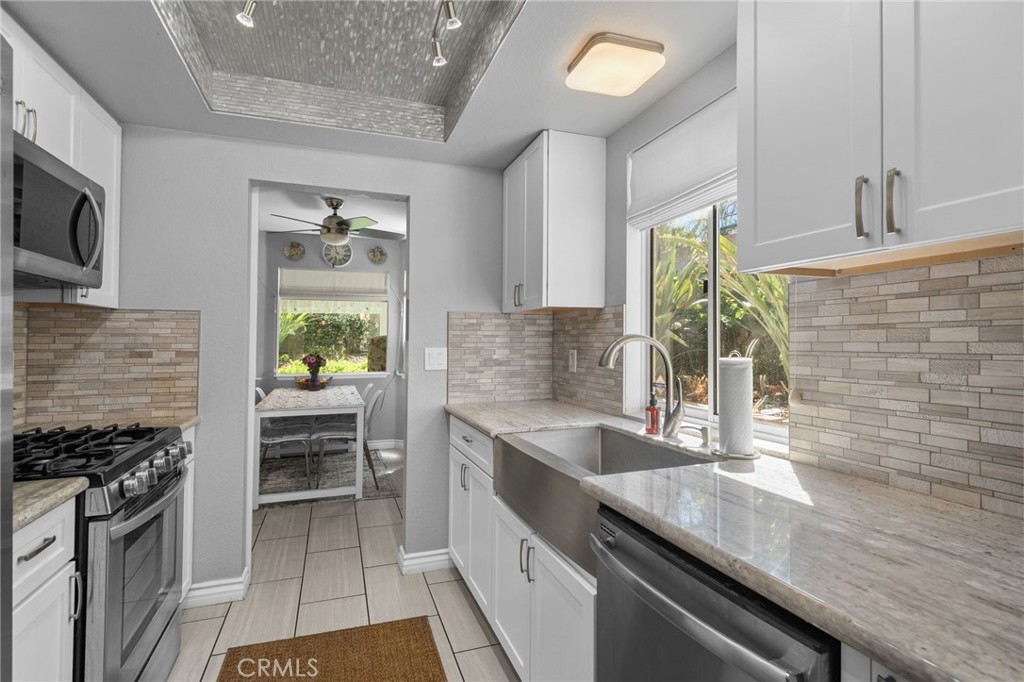 990 Windsong Property Photo 4