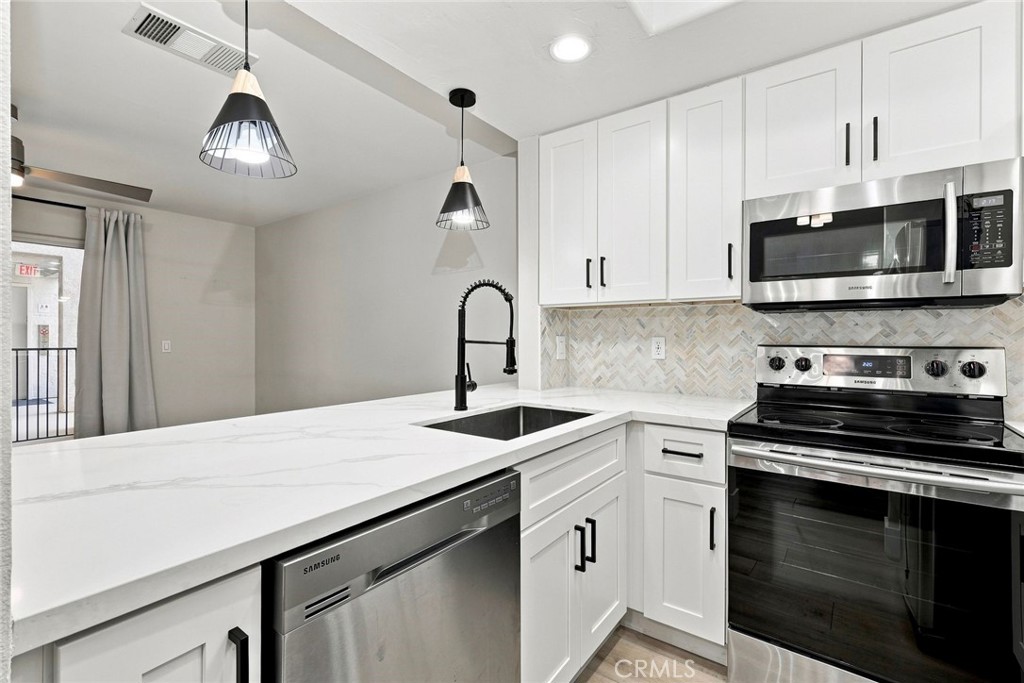 3078 Broadway 102 Property Photo 1
