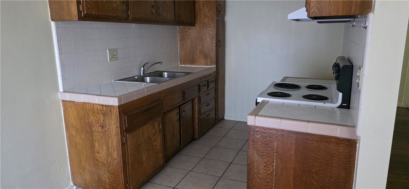 2300 Mountain Avenue N 03 Property Photo 4