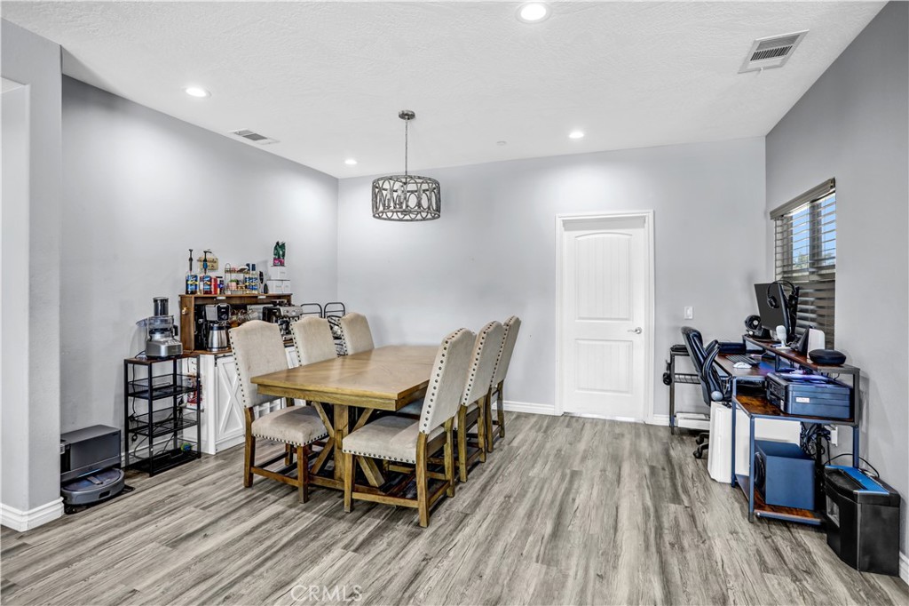 11078 Redwood Avenue Property Photo 6