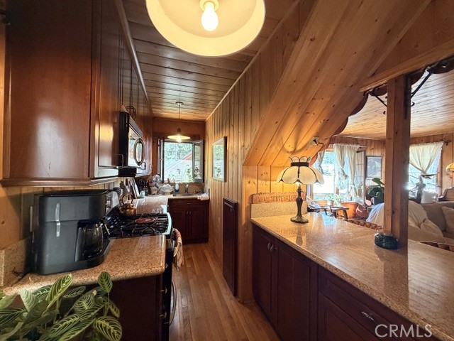 9544 Snow Drift Property Photo 7