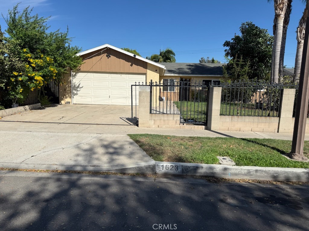 1623 S Pacific Property Photo 1