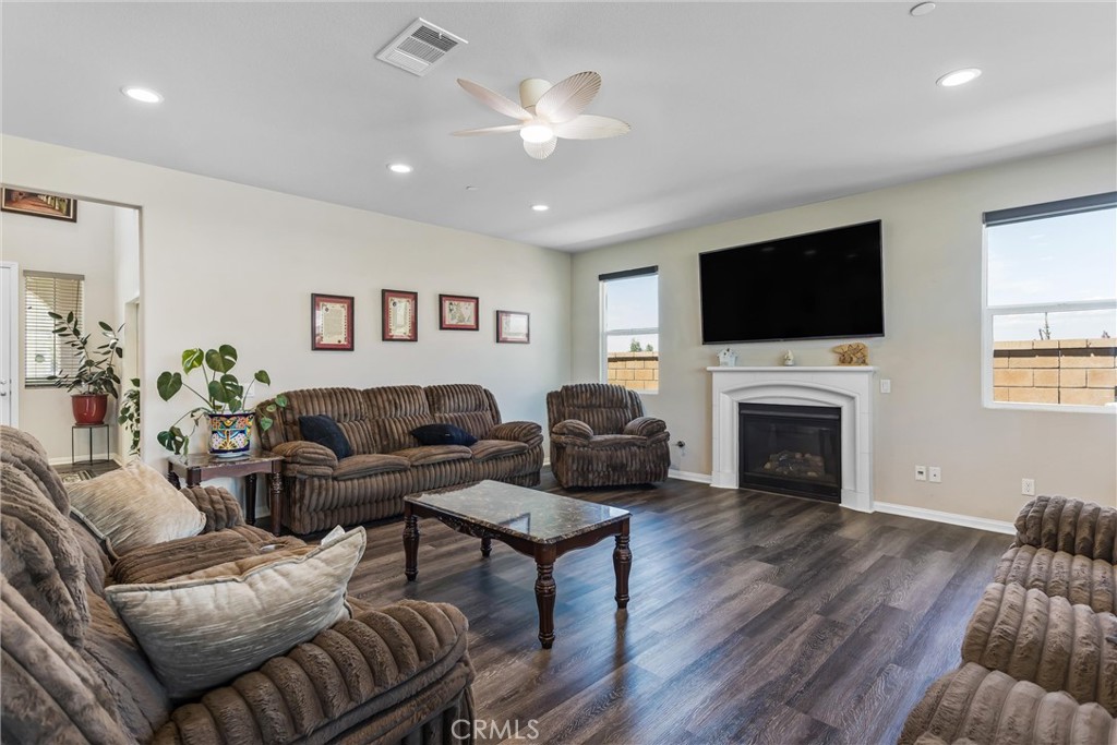 11454 Lyle Property Photo 6