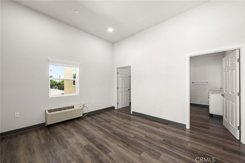 12301 3rd Street Property Photo 8