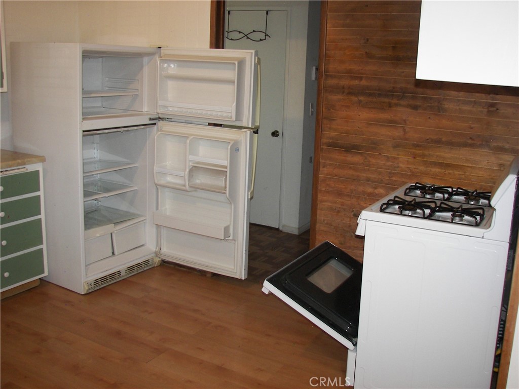 22920 Fir Property Photo 12