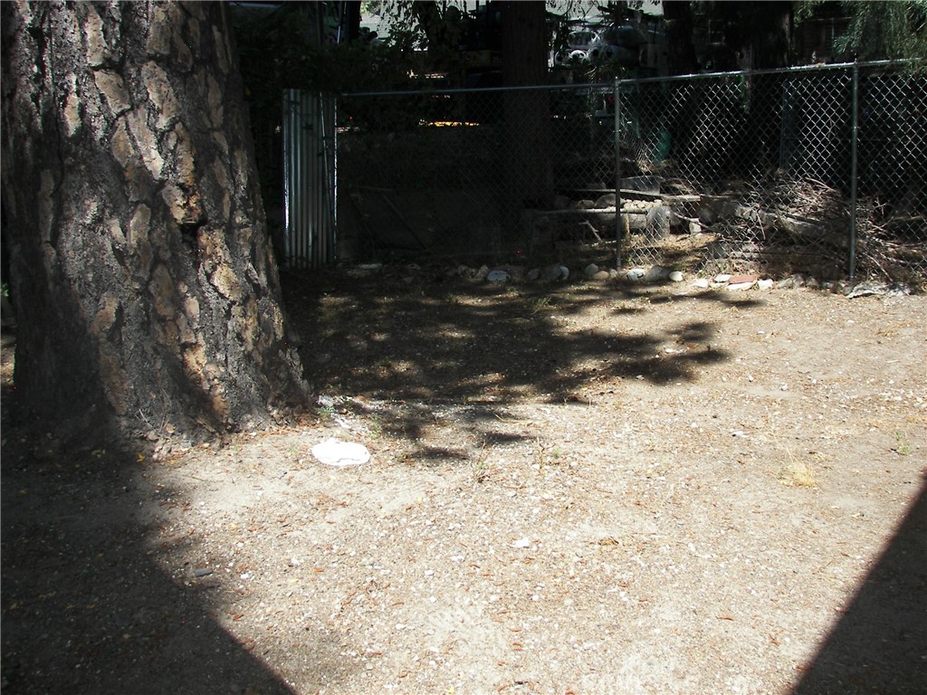 22920 Fir Property Photo 27