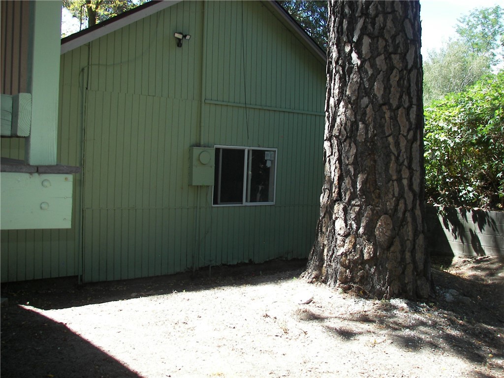 22920 Fir Property Photo 31