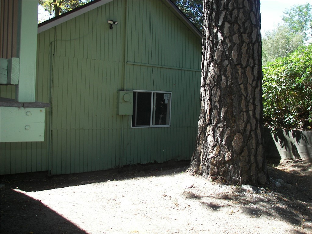 22920 Fir Property Photo 31