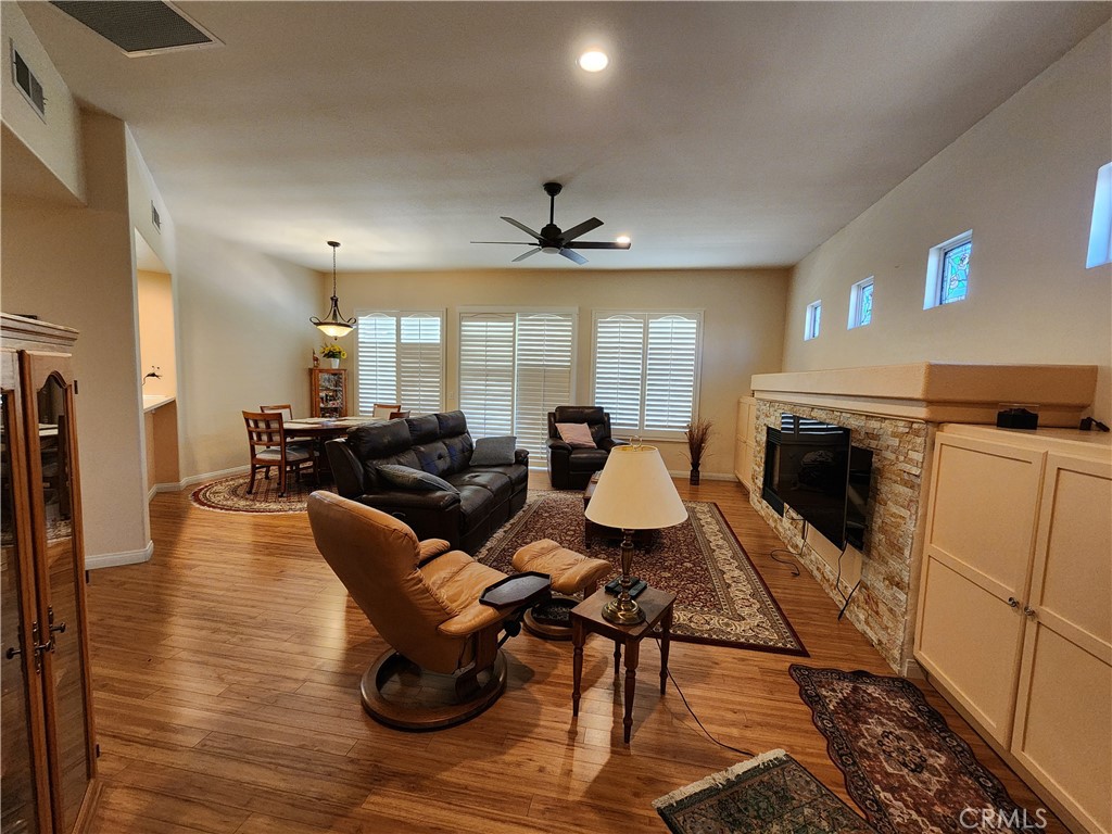 4968 Oakhurst Avenue Property Photo 7