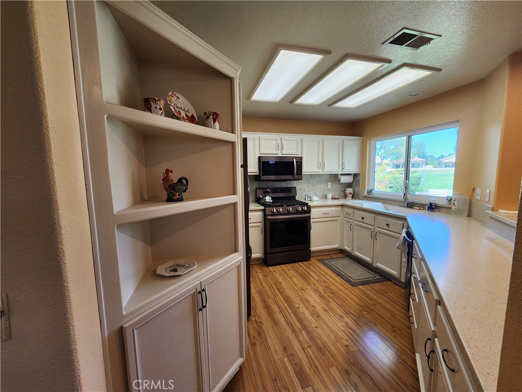 4968 Oakhurst Avenue Property Photo 8