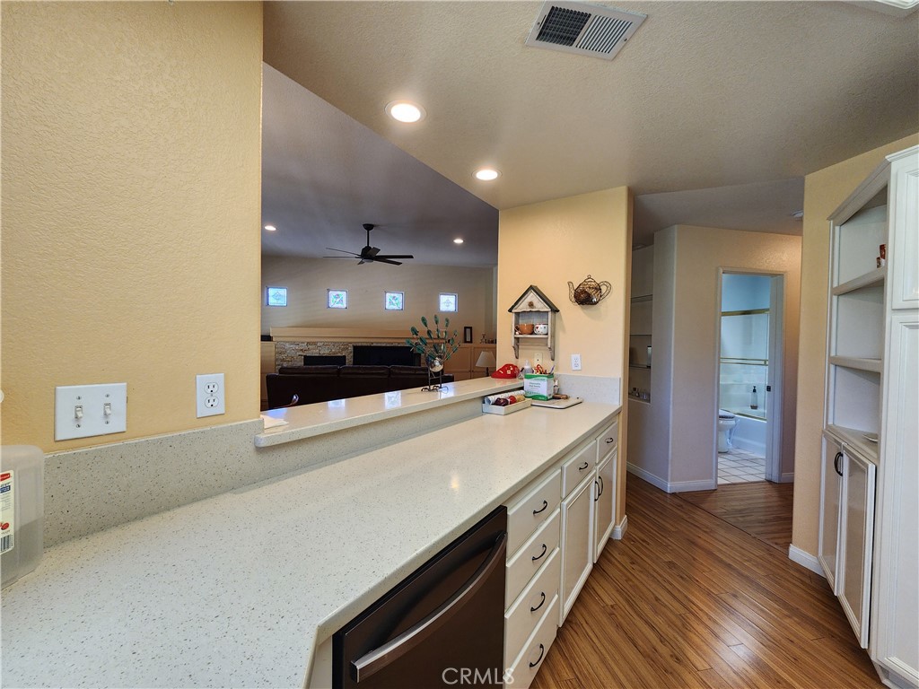 4968 Oakhurst Avenue Property Photo 11