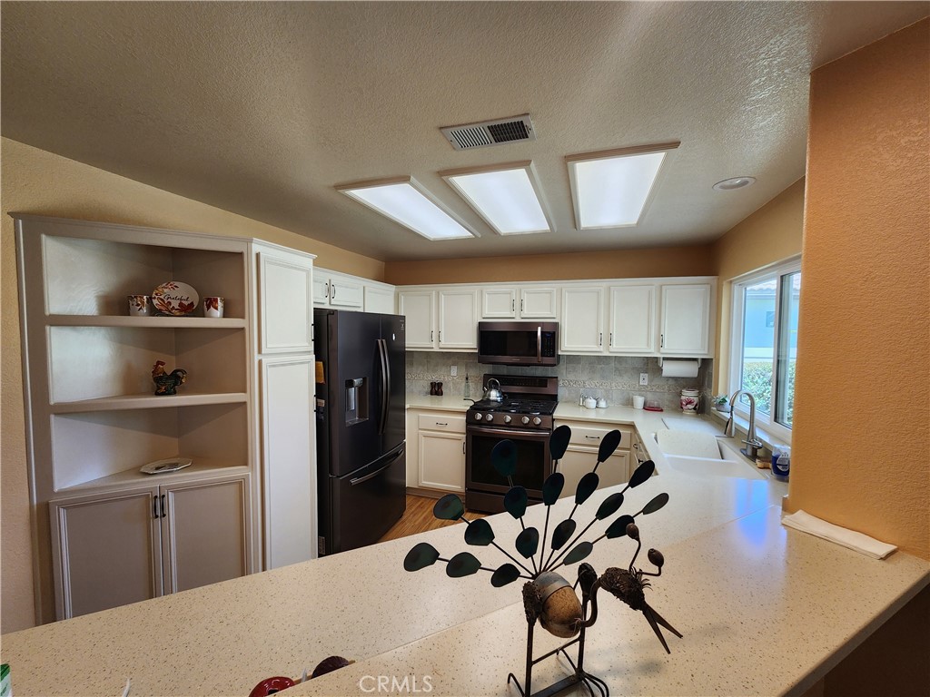 4968 Oakhurst Avenue Property Photo 12
