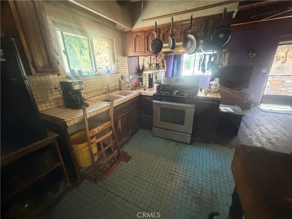 22052 Crest Forest Property Photo 11