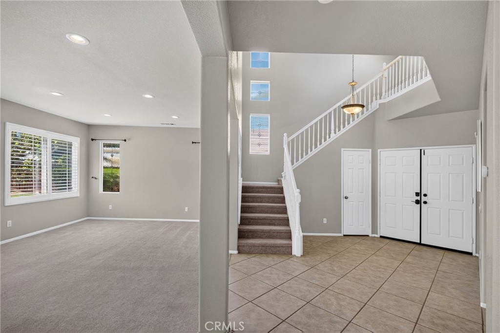 12611 Avocado Way Property Photo 7