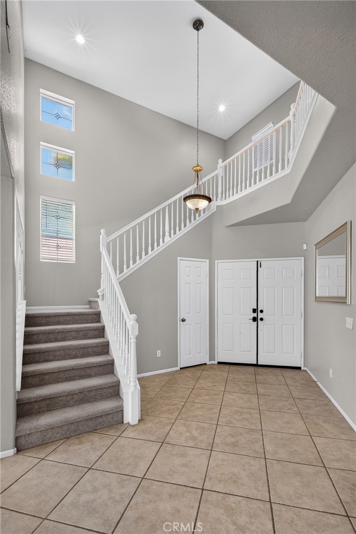 12611 Avocado Way Property Photo 8