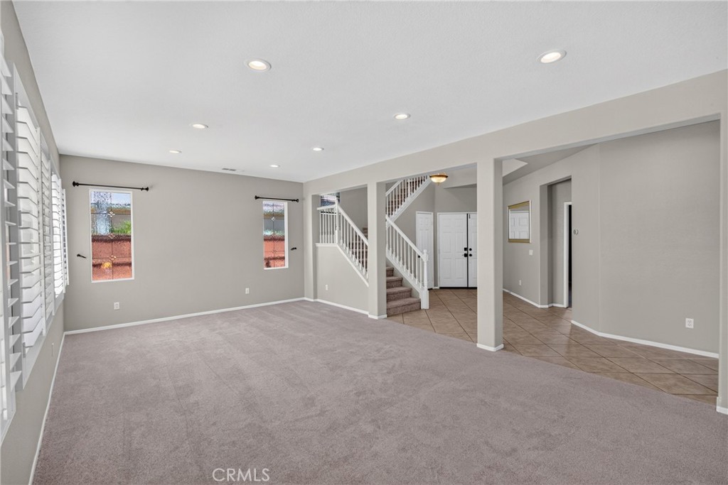 12611 Avocado Way Property Photo 10