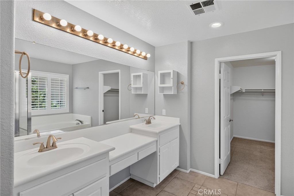 12611 Avocado Way Property Photo 28