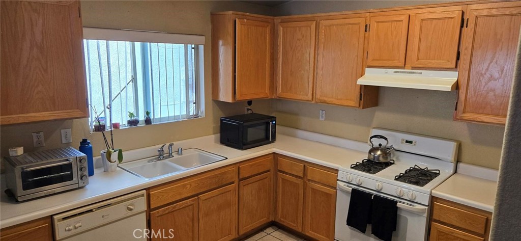 220 Mahogany Property Photo 7