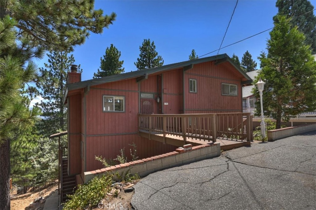 1781 Nob Hill Property Photo 2