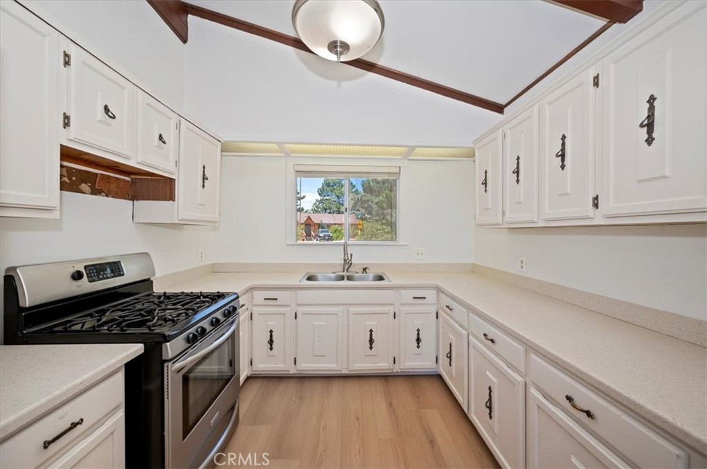 1781 Nob Hill Property Photo 10