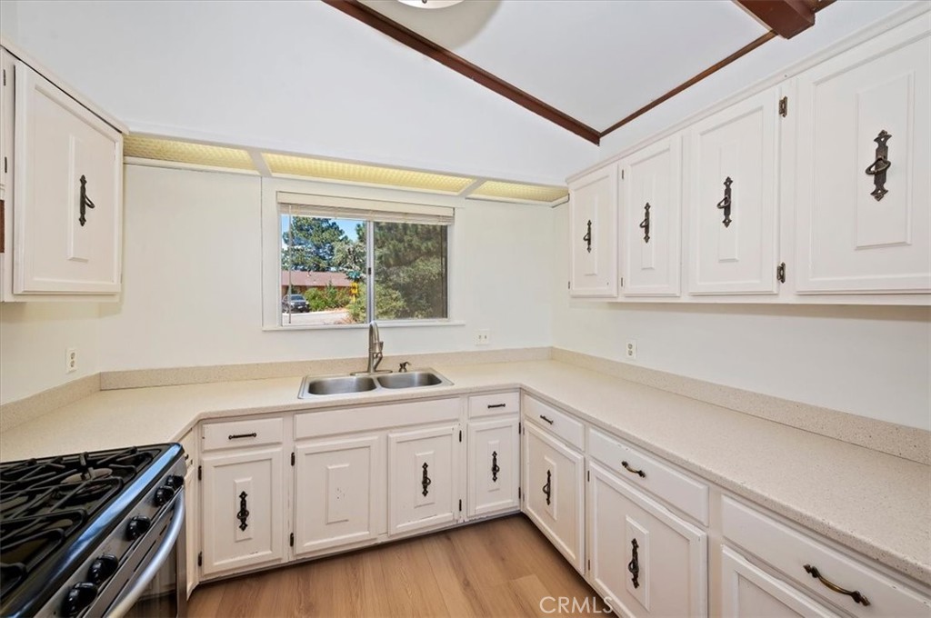 1781 Nob Hill Property Photo 12