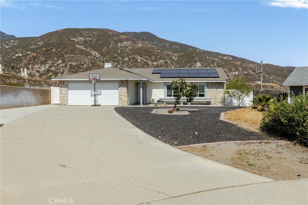 6495 Ventura Avenue N Property Photo 3