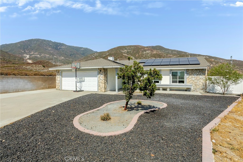 6495 Ventura Avenue N Property Photo 5