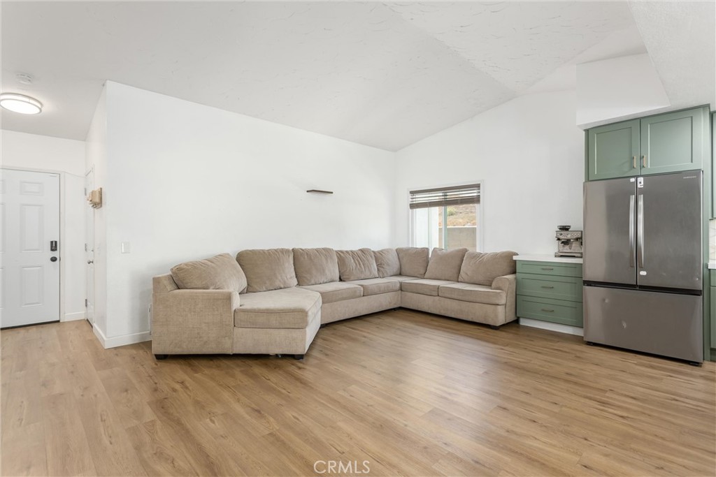 6495 Ventura Avenue N Property Photo 7
