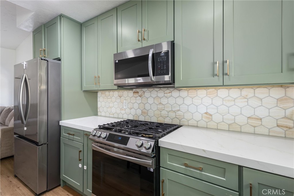 6495 Ventura Avenue N Property Photo 14
