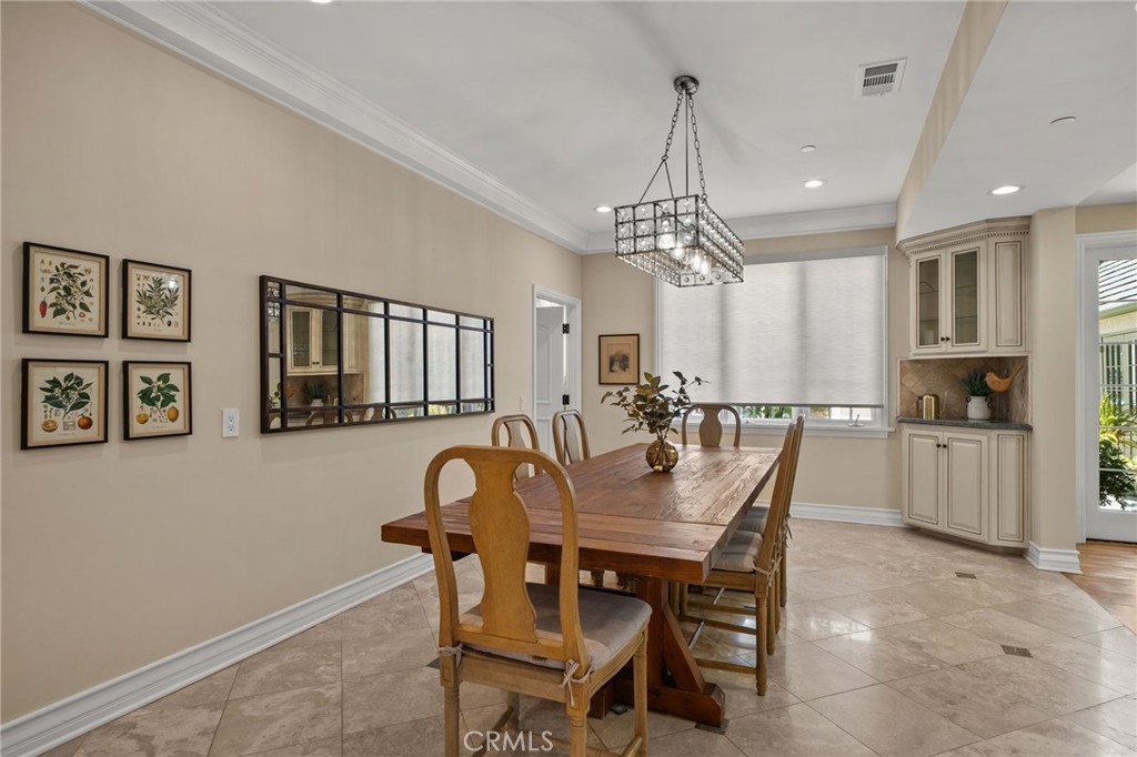 731 W Highland Avenue Property Photo 15