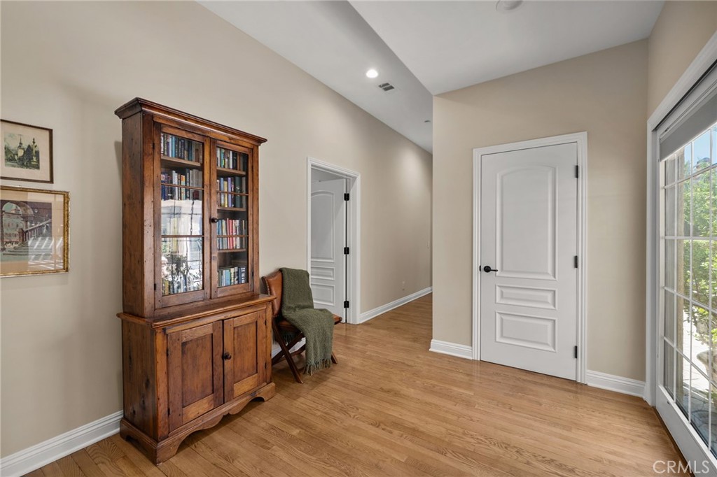 731 W Highland Avenue Property Photo 21