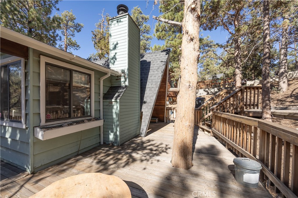 107 E Aeroplane Boulevard Property Photo 3