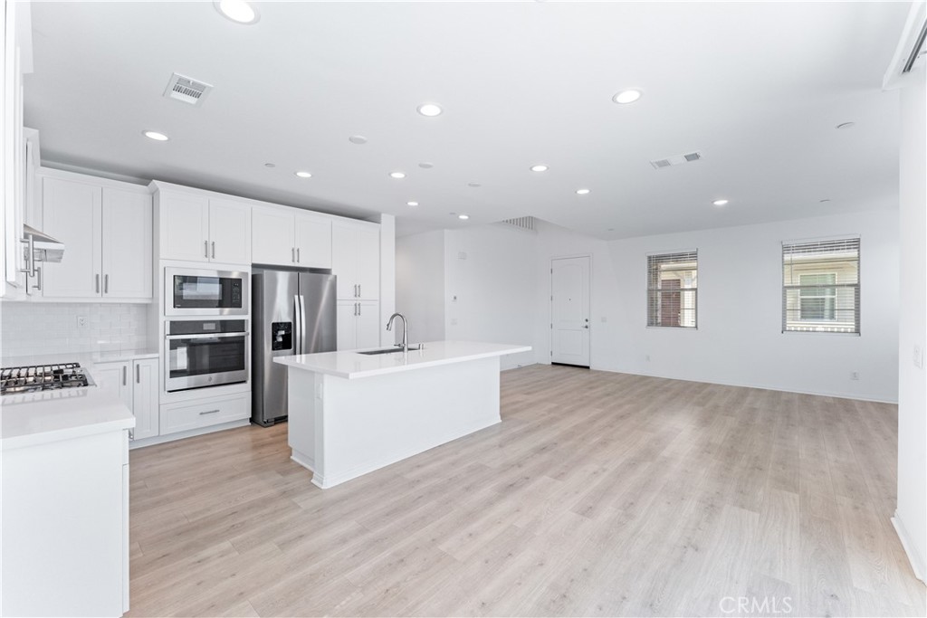 16616 Strategy Property Photo 6