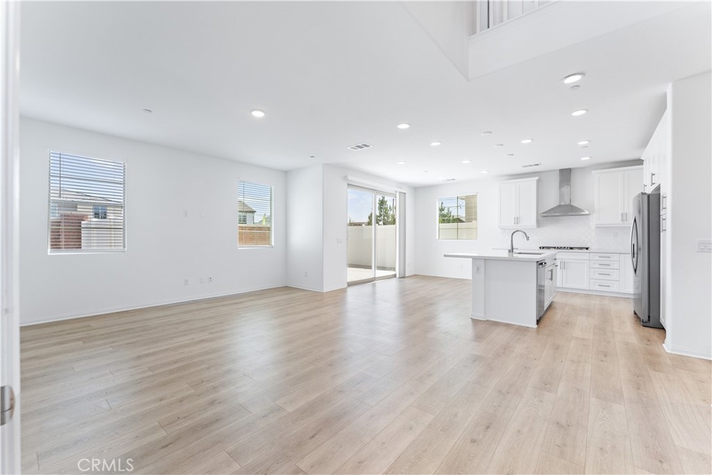 16616 Strategy Property Photo 14