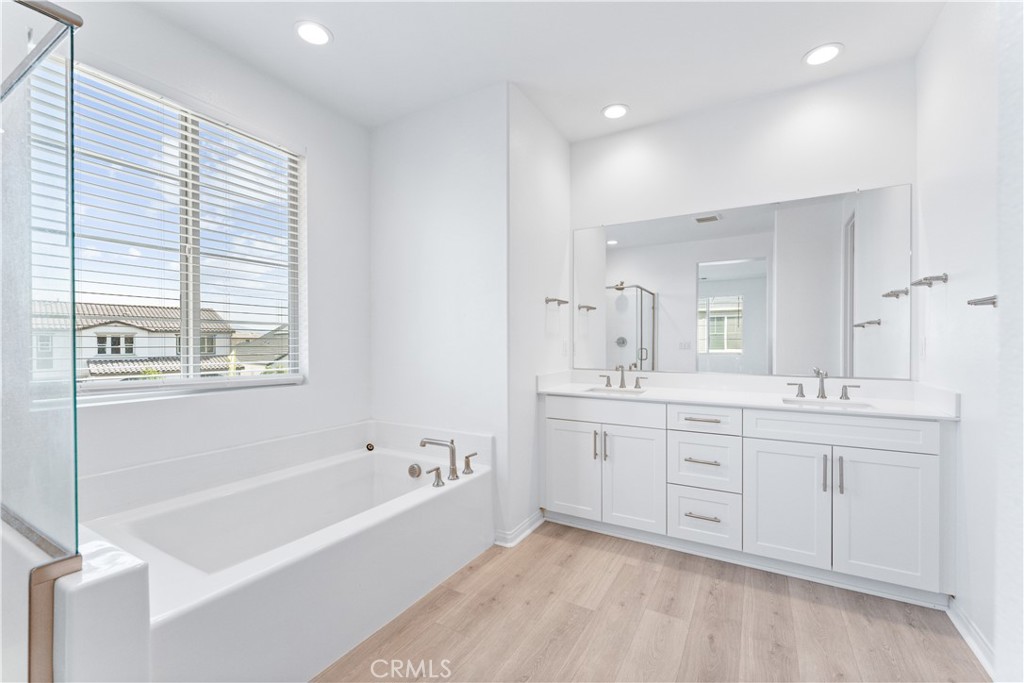16616 Strategy Property Photo 28