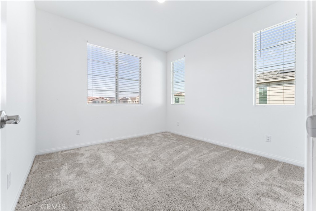 16616 Strategy Property Photo 33
