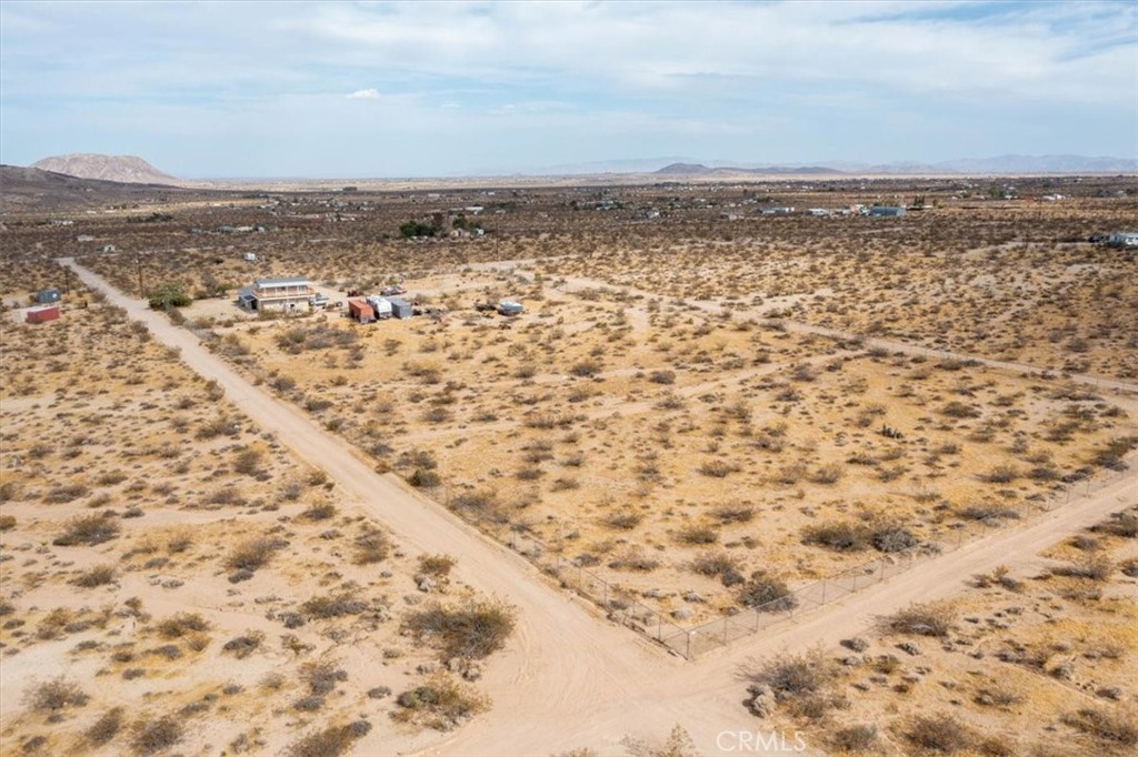 55576 Valley View Road Property Photo 2
